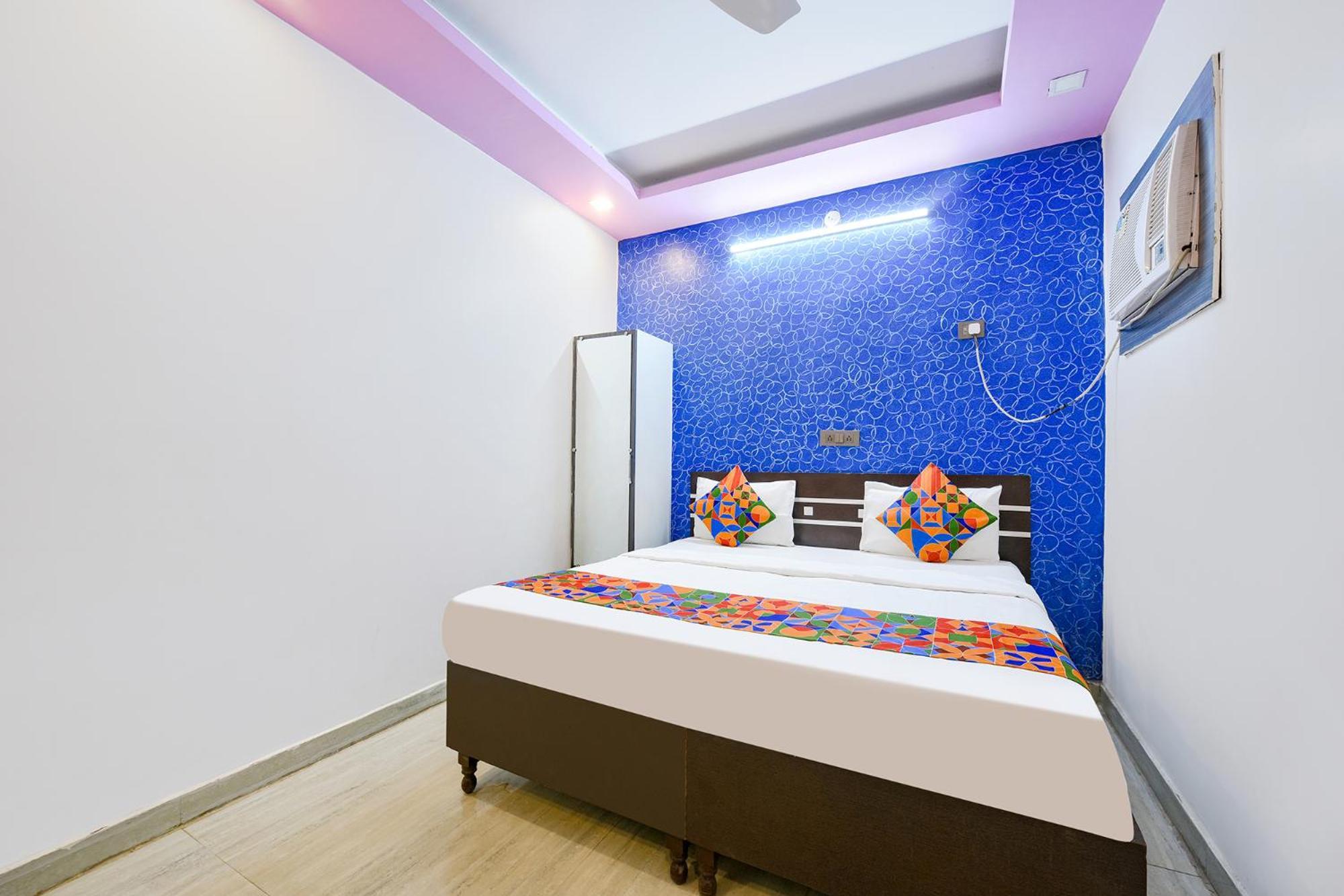 Fabhotel Capital Inn Газиабад Экстерьер фото