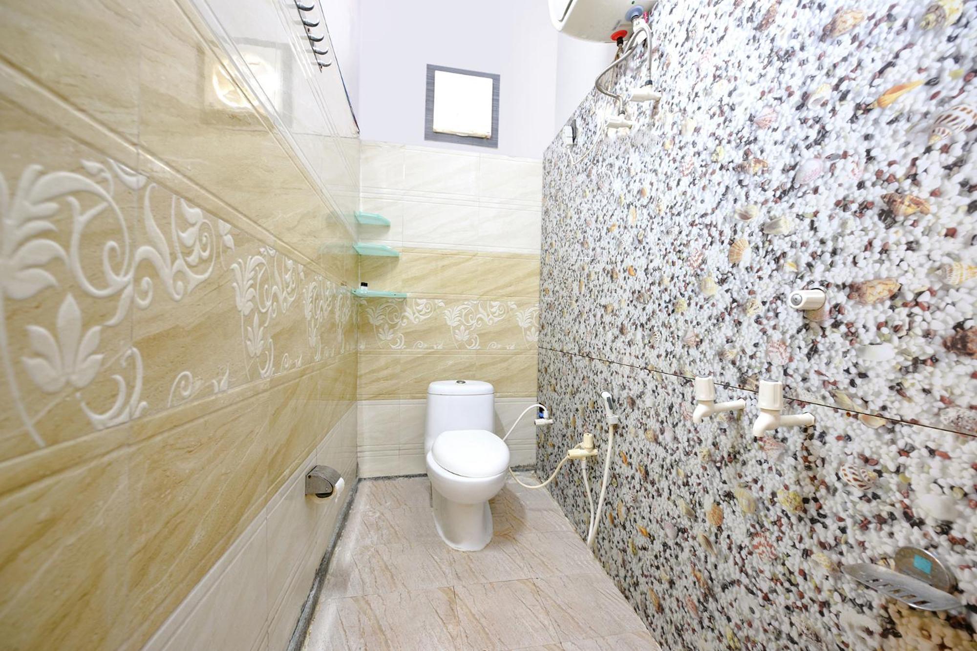 Fabhotel Capital Inn Газиабад Экстерьер фото